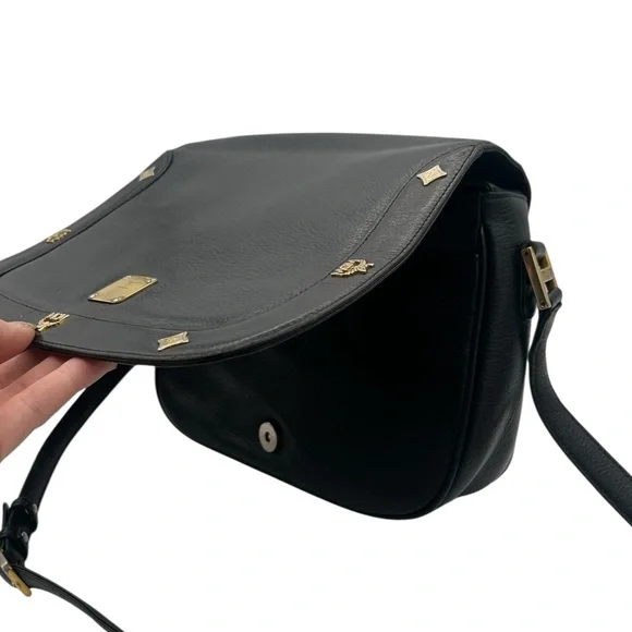 Preloved MCM Vintage Black Crossbody Bag w/ Adjustable Strap - Picture 4 of 15